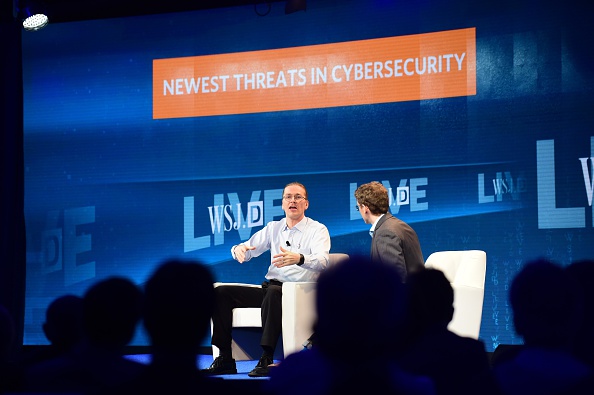 Mikko H. Hypponen, directeur de la recherche chez F-Secure, répond aux questions de WSJD Live 2 à Laguna Beach, en Californie. 
(FREDERIC J. BROWN / AFP / Getty Images)