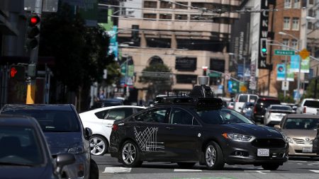 Autonomes et électriques: la révolution automobile