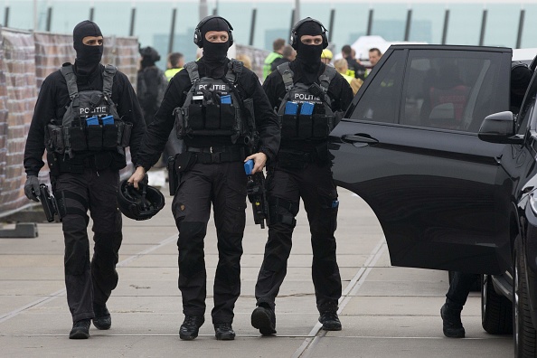 Les services d'urgence participent à un exercice anti-terroriste à Zeeburgereiland à Amsterdam le 8 novembre 2017. 
(NIELS WENSTEDT / AFP / Getty Images)