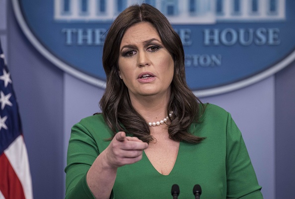 La porte-parole de la Maison Blanche Sarah Huckabee Sanders s'exprime lors d'un point de presse à la Maison Blanche à Washington, DC, le 16 novembre 2017. 
(NICHOLAS KAMM / AFP / Getty Images)