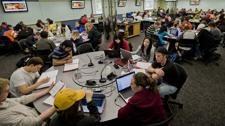 Classe inversée de biologie à l'université du Minnesota. (Classeinversee.com)