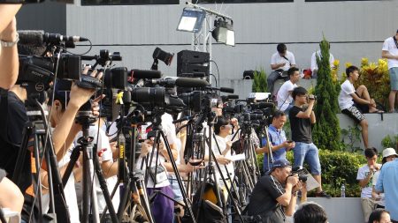 La plupart des médias canadiens sont coupables de pencher à gauche, selon un auteur