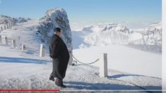 Photo de propagande bizarre : Kim Jong-un au sommet de la « montagne sacrée ?! »