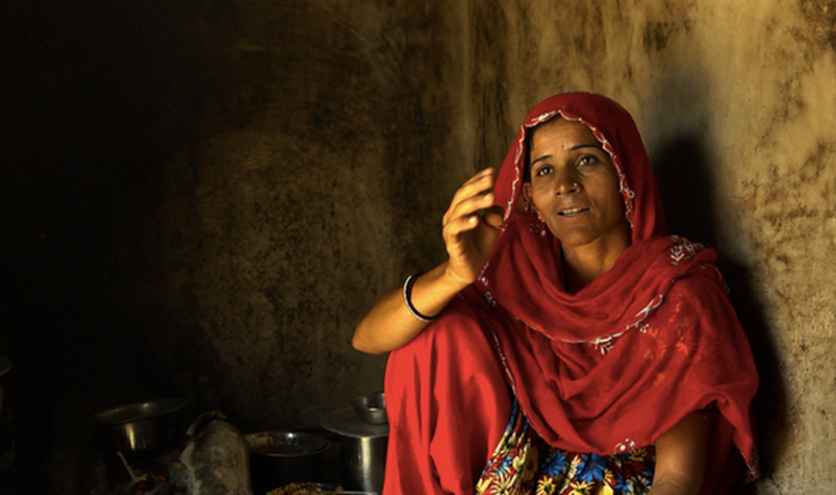 Zarina Sodha, de Lakhpath Kachchh, Gujarat (Inde de l'ouest), une chanteuse traditionnelle. (Anjali Monteiro/K.P. Jayakrishnan, Author provided)