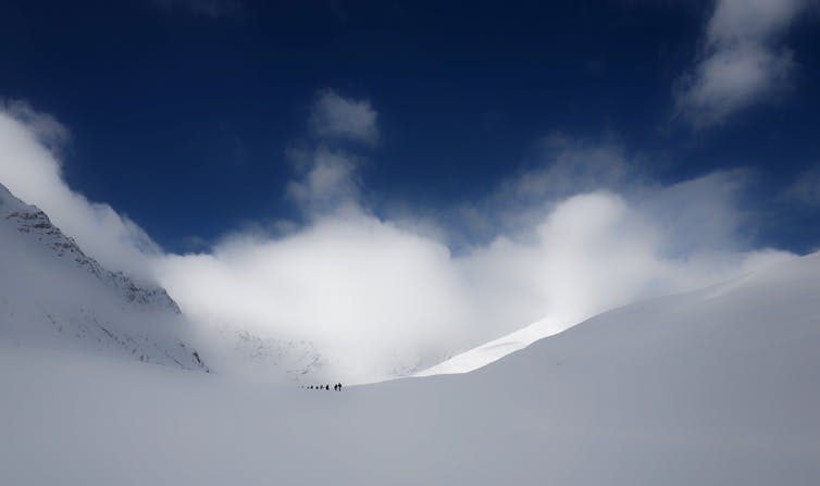 
Le ciel et la terre drappés de blanc. (Marc Guellerin/Unsplash)