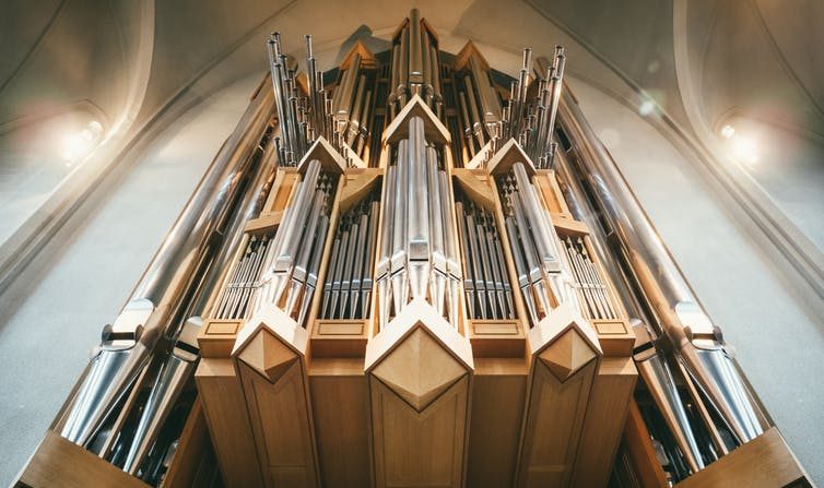 Orgue. (Photo by John Salvino on Unsplash)