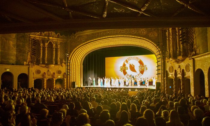 La présentation de Shen Yun à Orpheum Theatre à Phoenix, États-Unis, le 20 février 2018 (Yuli Li/Epoch Times)