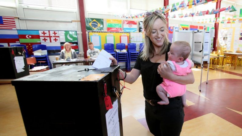 Selon les sondages, un vote historique, le « oui » l’emporterai. Photo PAUL FAITH / AFP / Getty Images