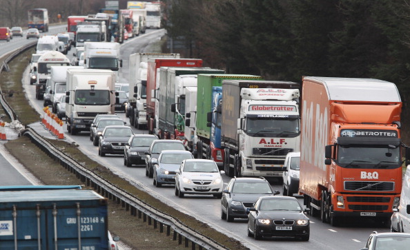 En pleine vague migratoire, les transports clandestins du réseau, facturés jusqu'à "3.500 euros" par personne, se succédaient à rythme soutenu et ne devaient souffrir aucun contretemps. Photo Jeff Mitchell/Getty Images.