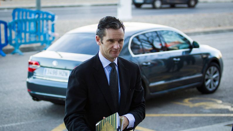 L'ancien joueur olympique d’handball Inaki Urdangarin arrive pour une audition dans un procès de corruption historique tenu à l'École Baléare d'Administration Publique. 
 Photo JAIME REINA/AFP/Getty Images.