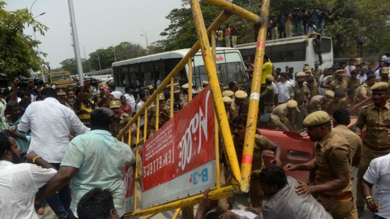 Une manifestation contre les meurtres de manifestants à Tuticorin, lors d'une réunion contre les meurtres de manifestants à Tuticorin, le 24 mai 2018 à Chennai Photo SANKAR / AFP / Getty Images.