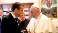 Vatican: fin de l’entretien entre le président Macron et le pape François, d’une longueur inédite