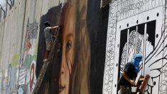 Israël arrête deux Italiens ayant peint un portrait géant d’Ahed Tamimi