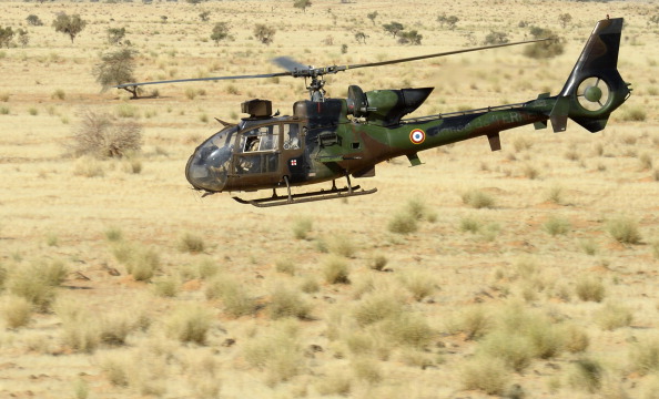 Un hélicoptère Gazelle de l'armée Française en Côte d'Ivoire  (Photo : PHILIPPE DESMAZES/AFP/Getty Images)