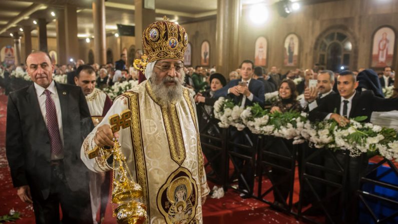 Egypte Le 6 janvier 2018, le pape Copte Tawadros dirige la messe de Noël à la cathédrale de la Nativité du Christ à 45 km à l'est du Caire.  Photo KHALED DESOUKI / AFP / Getty Images.