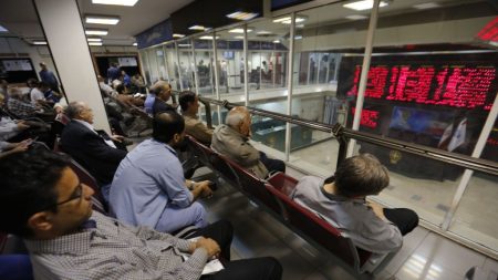 Iran: le rial au plus bas face au dollar avant le retour des sanctions américaines