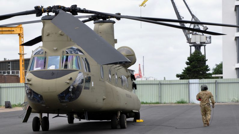 Des troupes américaines ont été déployées en Europe dans le cadre du renforcement de l'OTAN, elles visaient à rassurer les alliés de l'Est après les actions russes en Ukraine.Photo should read -/AFP/Getty Images.