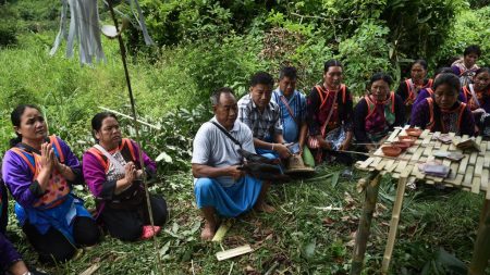 En Thaïlande, mobilisation nationale autour du sort des enfants piégés dans une grotte