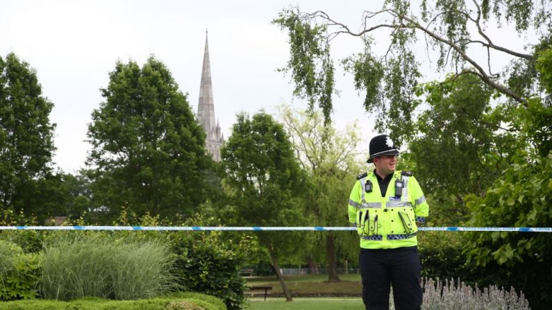 Le 4 juillet 2018, deux personnes ont été trouvées inconscientes dans une résidence proche d'Amesbury. Elles ont été hospitalisées dans un état critique pour être exposées à une « substance inconnue » dans la même ville britannique où l'ancien espion russe Sergei Skripal et sa fille ont été empoisonnés avec un agent neurotoxique plus tôt cette année. Photo GEOFF CADDICK / AFP / Getty Images.