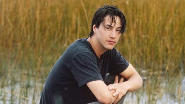 En découvrant ce qui se cache derrière la vie difficile de Keanu Reeves… on voit une grande âme