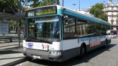 À deux reprises, ce jeune homme en fauteuil roulant se voit refuser l’accès au bus