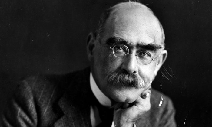 Rudyard Kipling (1865-1936), écrivain anglais et lauréat du prix Nobel. (Soirée Standard/Getty Images)