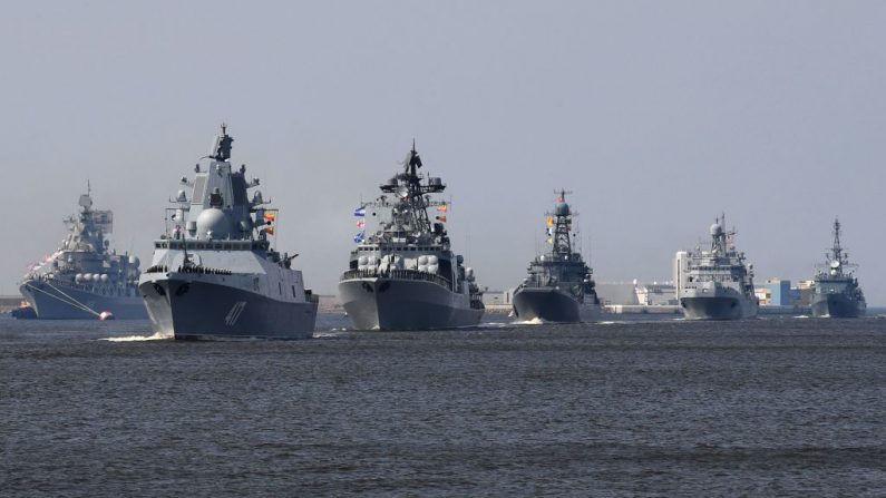 Deux frégates russes armées de missiles de croisière Kalibr, capables de frapper des cibles au sol ou des navires de surface, ont été envoyées samedi en mer Méditerranée. Photo : OLGA MALTSEVA / AFP / Getty Images.