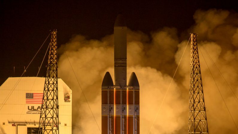 Le 12 août 2018, à Cape Canaveral, le Solar Probe de la NASA est lancé. La sonde explorera directement les processus solaires essentiels à la compréhension et à la prévision des événements météorologiques spatiaux pouvant avoir un impact sur la vie sur Terre. Photo par Bill Ingalls / NASA via Getty Images.