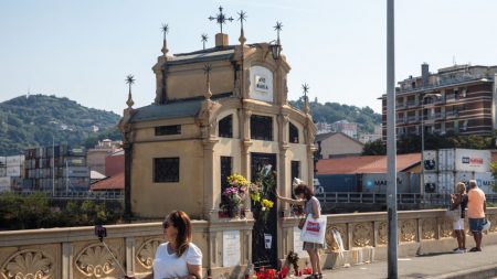 Pont effondré à Gênes: le bilan monte à 43 morts