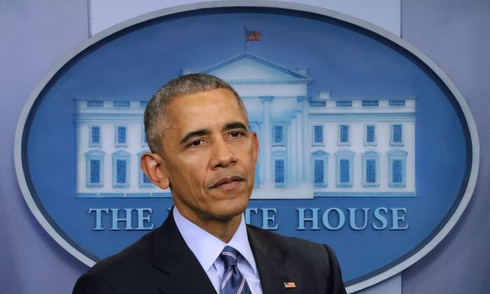 L'ancien président américain Barack Obama s'exprime lors d'une conférence de presse à la Maison-Blanche à Washington le 16 décembre 2016. (Chip Somodevilla/Getty Images)