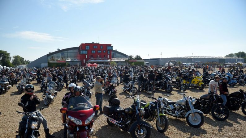 Les motards de Harley Davidson arrivent pour un défilé le 15 juillet 2018 au American Tours Festival. Photo : GUILLAUME SOUVANT / AFP / Getty Images.