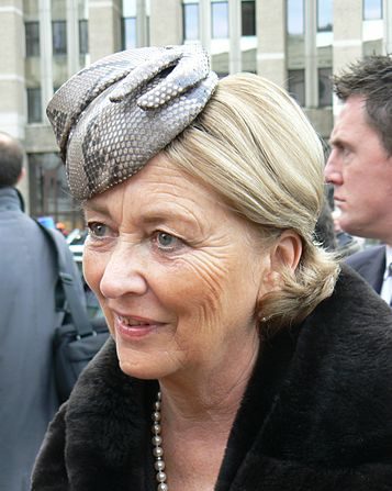 -La reine Paola de Belgique a eu une attaque cérébrale en Italie, est rapatriée vers son royaume. Wikipédia 