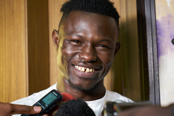 Mamoudou Gassama a obtenu la nationalité Française. (Photo : MICHELE CATTANI/AFP/Getty Images)