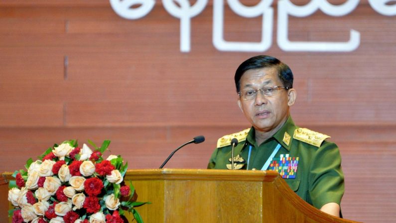 -L’armée restera impliquée tant que les conflits avec les multiples rébellions ethniques du pays, dont certains durent depuis près de 70 ans, ne seraient pas réglés, affirme le commandant en chef du Myanmar, Min Aung Hlaing. Photo THET AUNG / AFP / Getty Images.