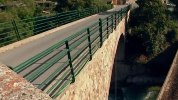 Un pont menace de s’effondrer, la circulation interdite aux poids lourds et aux bus