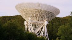 Des ondes radios ont été émises d’une galaxie à 3 milliards d’année-lumière de la Terre…