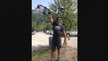 La sœur du cycliste tué par un chasseur en Haute-Savoie l’accuse de l’avoir violée et se dit « soulagée » par sa mort