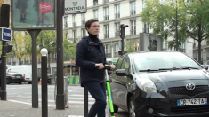 Les trottinettes électriques sont priées de sortir des trottoirs