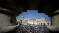 Le martyr salvadorien Oscar Romero et le pape italien Paul VI canonisés