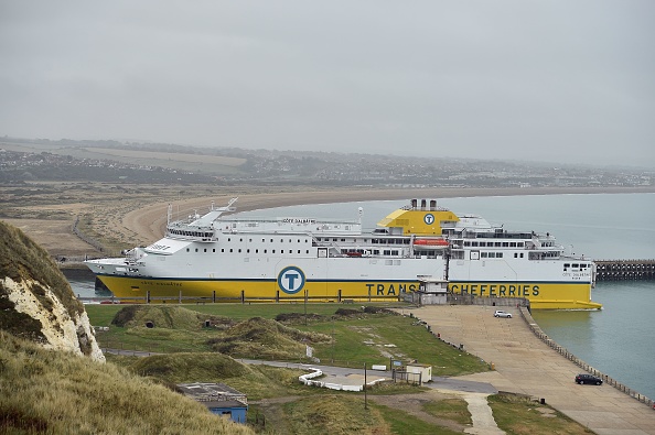 -Le Ferry Newhaven-Dieppe quitte le port pour son voyage de retour à Dieppe, à Newhaven, dans le sud de l'Angleterre, le 4 octobre 2018. Deux fois par jour, trois fois en été, le ferry à partir de Dieppe débarque jusqu'à 140 voitures et 40 camions.et 600 passagers dans le petit port de pêche de Newhaven. Photo GLYN KIRK / AFP / Getty Images.