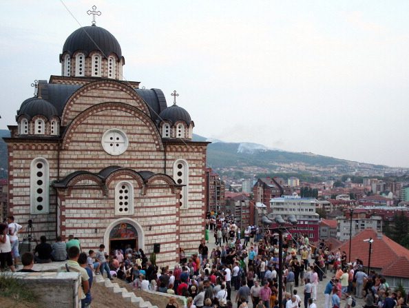 -Trois hommes et une femme soupçonnés d'avoir projeté des attentats islamistes, contre une église orthodoxe serbe du Kosovo. Photo d’illustration STR / AFP / Getty Images.