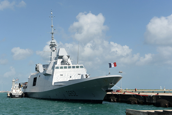 -Image d’illustration. Le navire de la marine française de 6 000 tonnes avec un équipage de 140 marins est actuellement en déploiement pour tester ses capacités. Photo : ROSLAN RAHMAN / AFP / Getty Images.