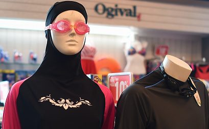 Burkini dans les piscines à Grenoble : Eric Piolle « fait du mal » aux « valeurs républicaines », estime une porte-parole de LREM