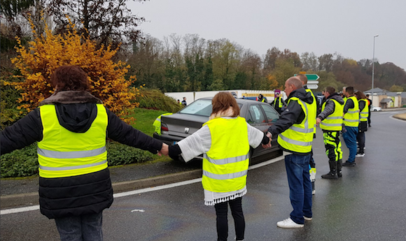 Gilets jaunes . (Capture d’écran Twitter@Ya_Matisse)