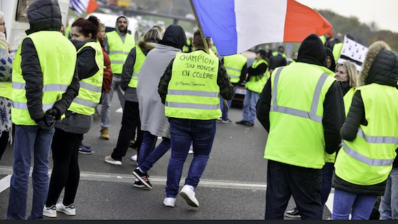 Bretagne. Lorient : Dépôt pétrolier bloqué. (Capture d’écran Twitter@W38777Y)