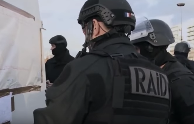 Le Raid est sur place à Alès (Gard). (Capture d’écran Mili_PictsYT1)