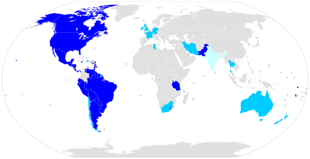 -En gris sur cette carte : pays appliquant le droit du sang ou n'ayant pas de loi de nationalité connue. En bleu clair : pays qui appliquent un droit du sol sous certaines conditions. En bleu foncé : pays qui appliquent un droit du sol inconditionnel.;Wikipédia