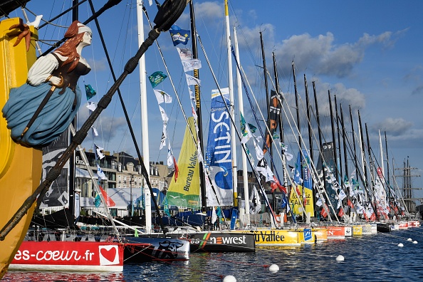 -Les voiliers Imoca sont ancrés sur les quais de Saint-Malo, dans l'ouest de la France, le 29 octobre 2018, quelques jours avant le début de la course à la voile en solo de la Route du Rhum. Créée en 1978, la Route du Rhum, une course solo organisée tous les quatre ans entre Saint-Malo et Pointe-à-Pitre, dans les Antilles françaises, célèbre son 40e anniversaire en 2018. Photo FRED TANNEAU / AFP / Getty Images.