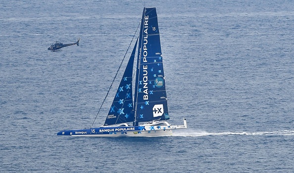 -Le skipper français Armel le Cleac'h, de la Banque Populaire IX a chaviré. Photo FRED TANNEAU/AFP/Getty Images.