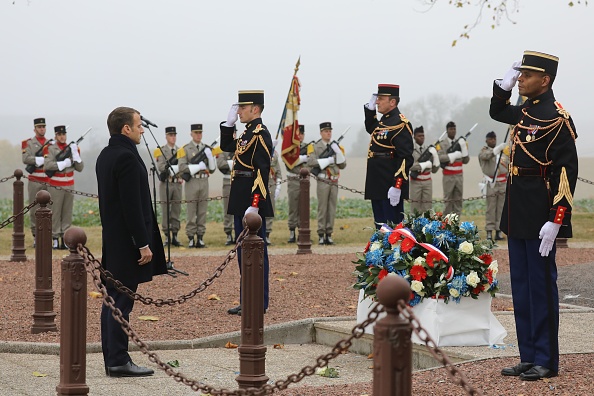 Emmanuel Macron démarre son périple en Lorraine pour saluer les Poilus... (Photo credit should read LUDOVIC MARIN/AFP/Getty Images)